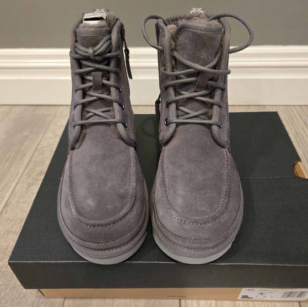 Uggs size 5